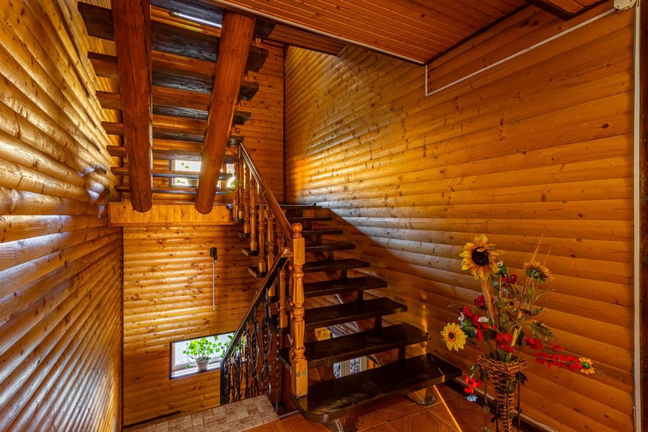 Гуцульська Світлиця Hotel Bukovel Kültér fotó
