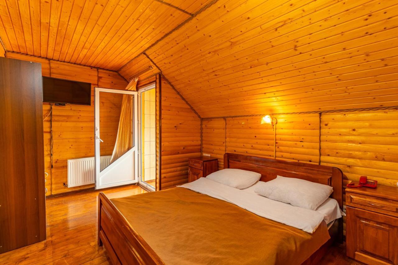 Гуцульська Світлиця Hotel Bukovel Kültér fotó