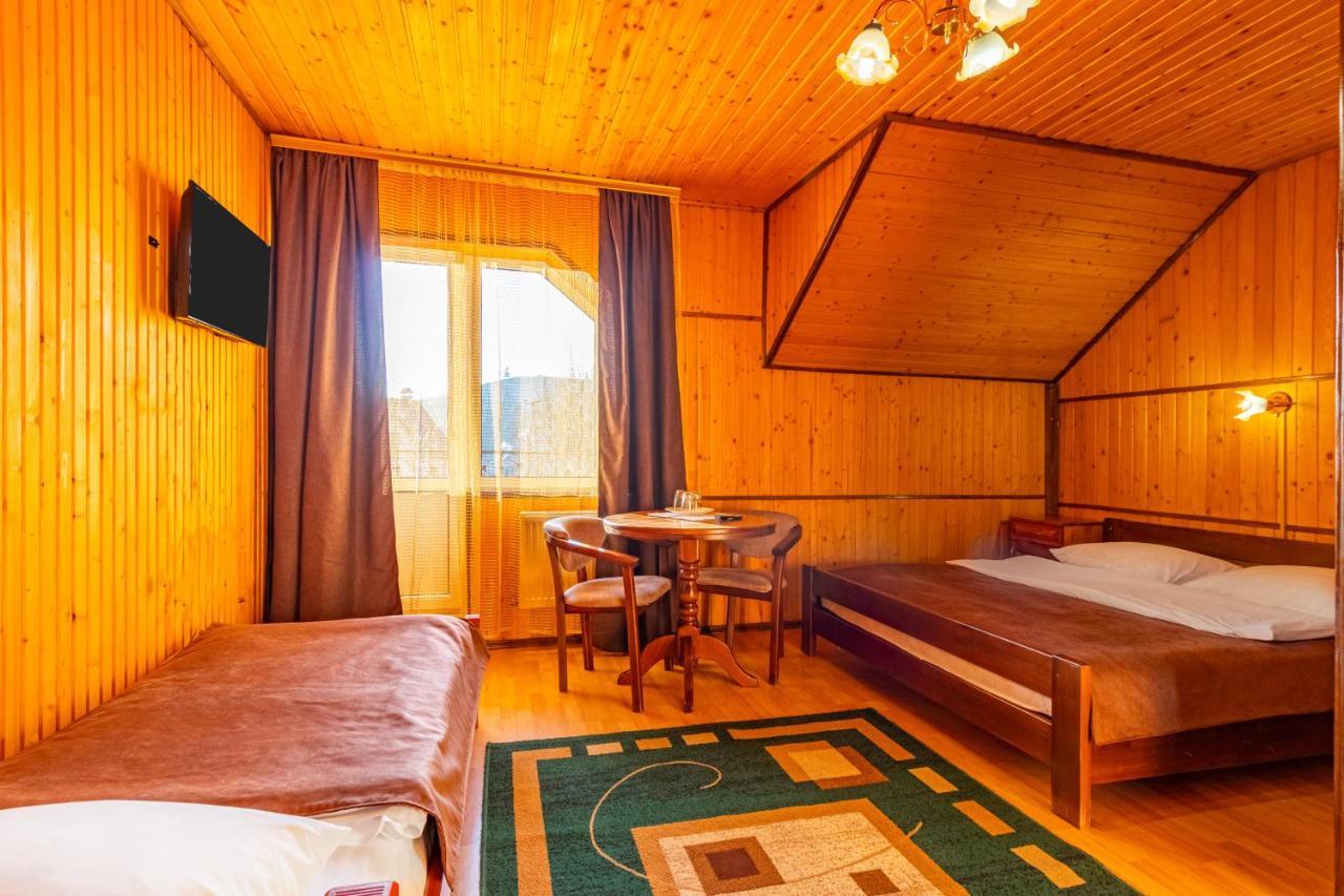 Гуцульська Світлиця Hotel Bukovel Kültér fotó