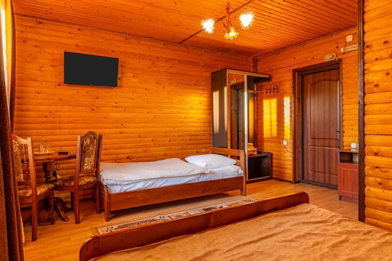 Гуцульська Світлиця Hotel Bukovel Kültér fotó