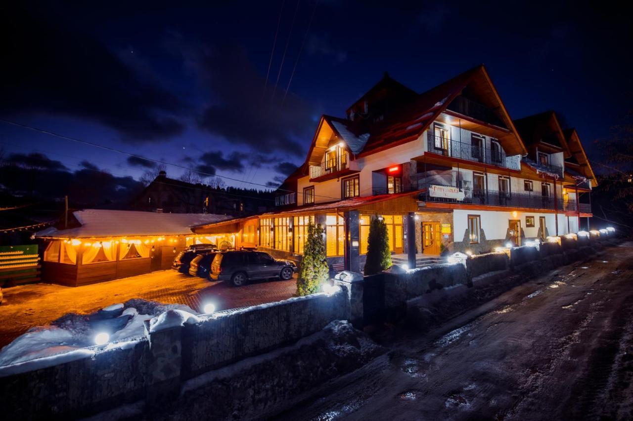Гуцульська Світлиця Hotel Bukovel Kültér fotó