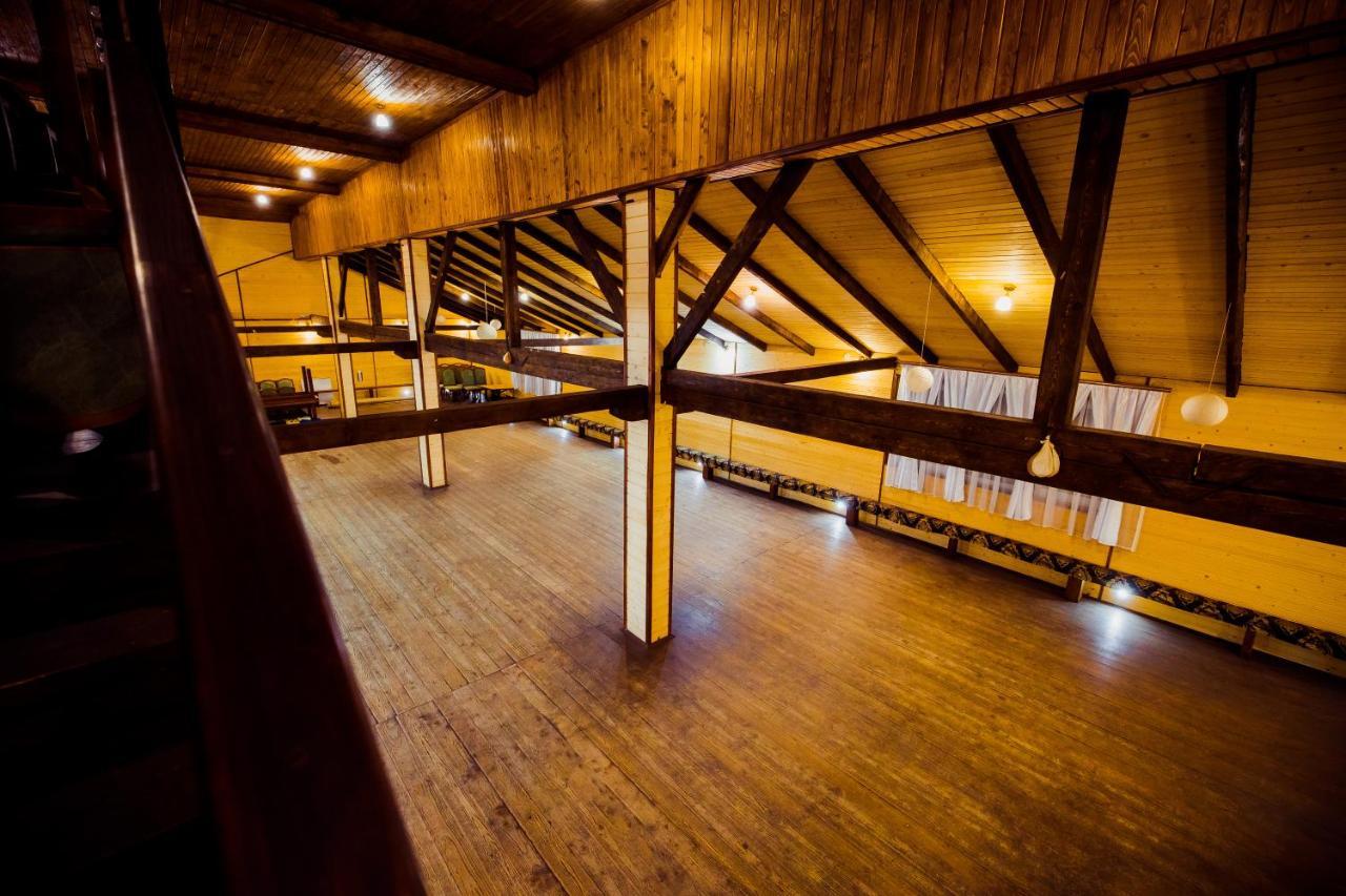 Гуцульська Світлиця Hotel Bukovel Kültér fotó