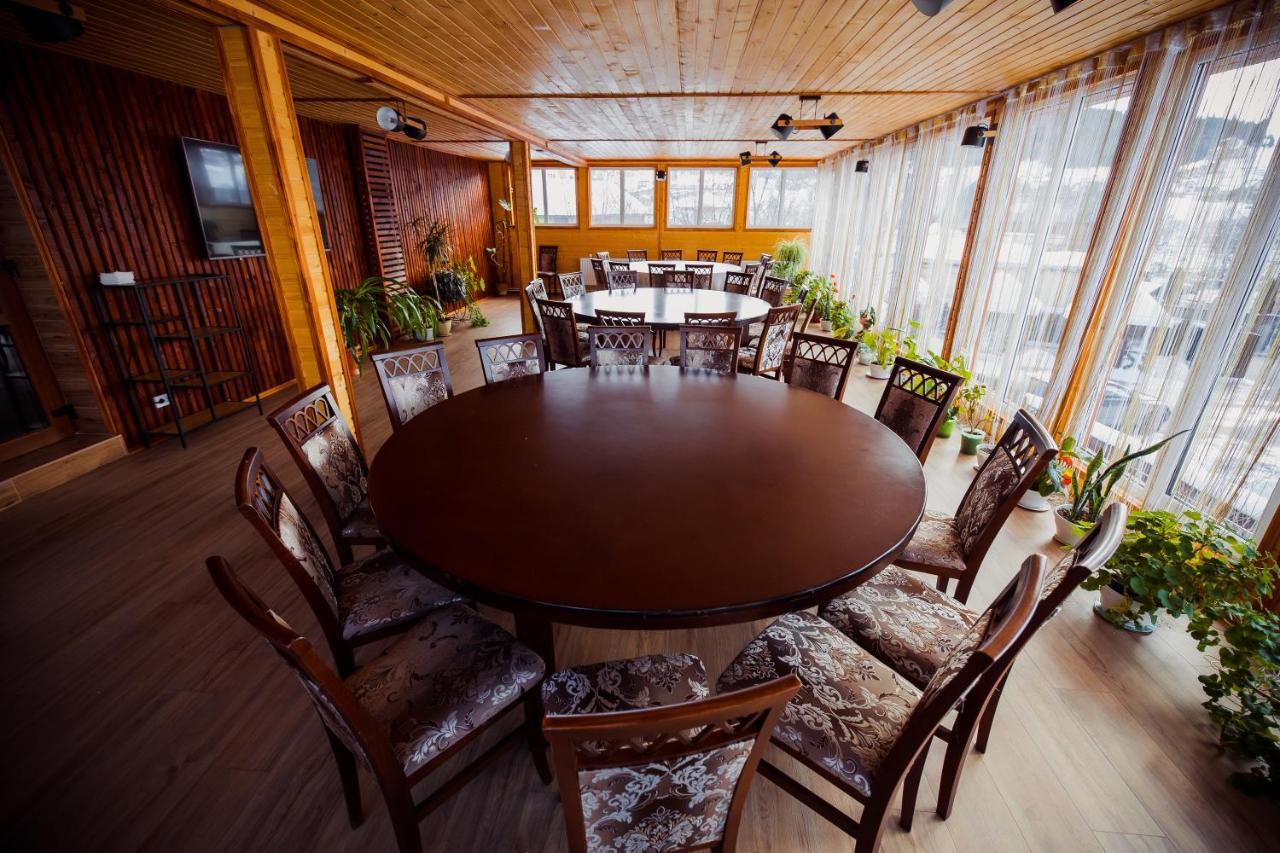 Гуцульська Світлиця Hotel Bukovel Kültér fotó